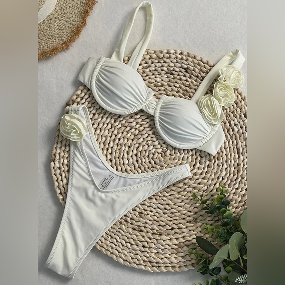 NWOT White Bikini Set Size Small Elegant Floral Detail Bridal Bride Swimsuit